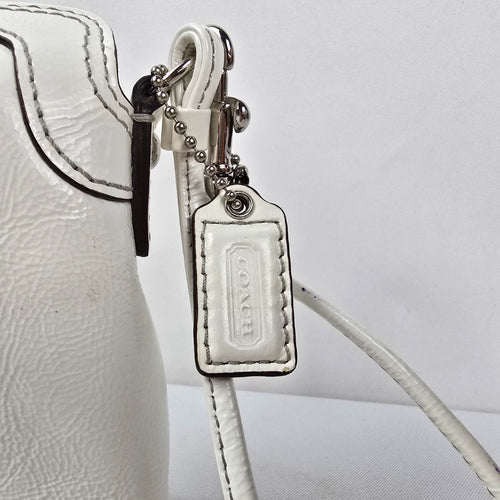 Coach White Leather Wristlet Clutch Bag Turn Lock Closure