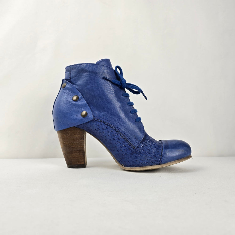 Chocolate Blue Leather Lace-Up Ankle Boots Size 8