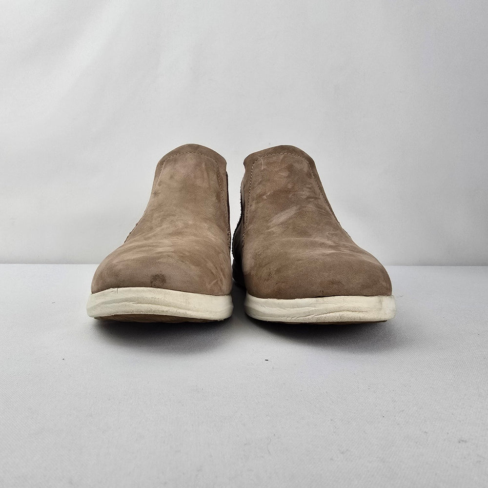 OluKai Hawaiʻiloa Manu Hope Women’s Bootie. size 7.5
