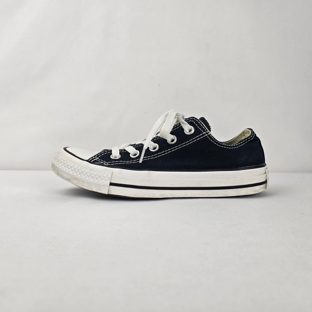 Converse Chuck Taylor All Star Black Low Top Sneakers  Size 6