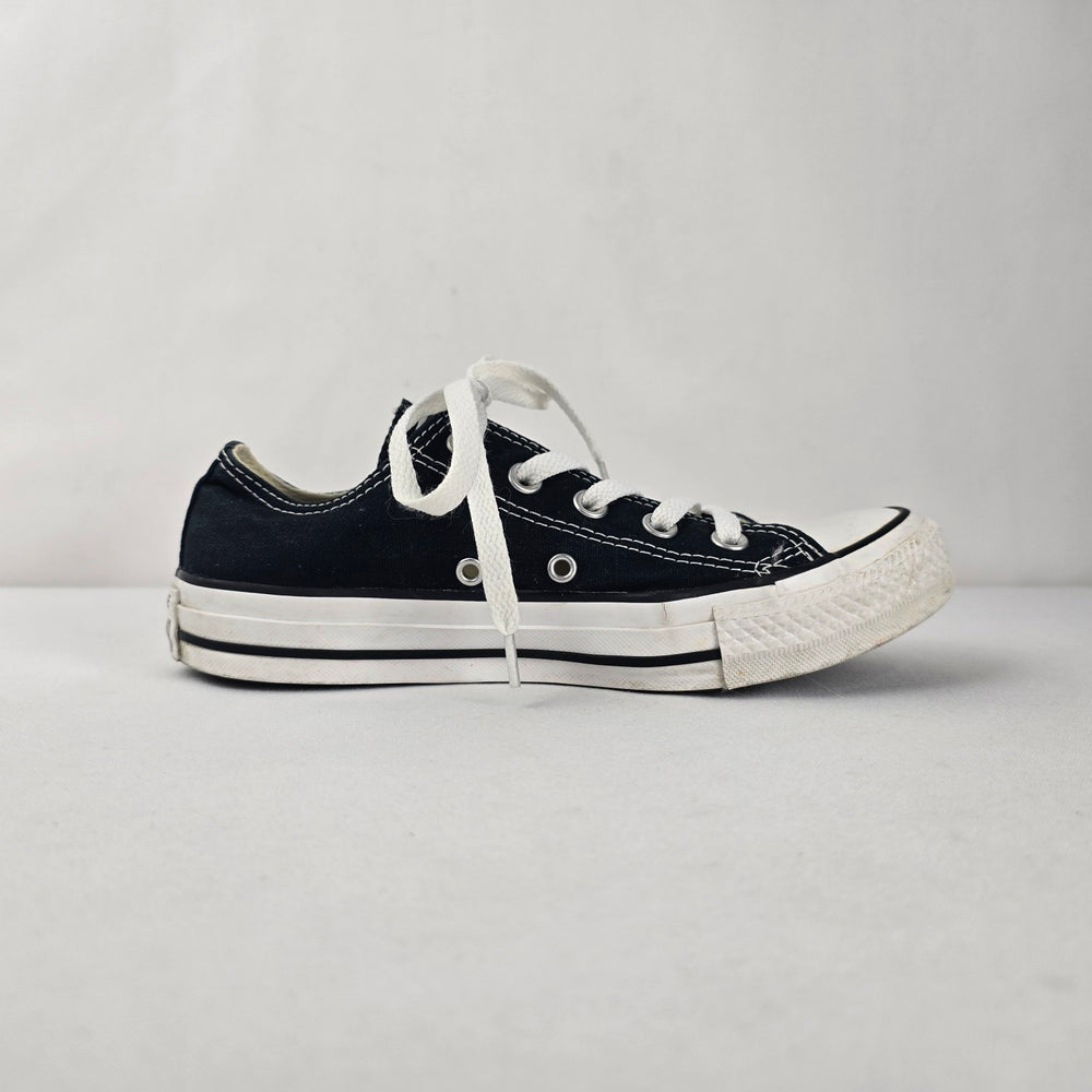 Converse Chuck Taylor All Star Black Low Top Sneakers  Size 6