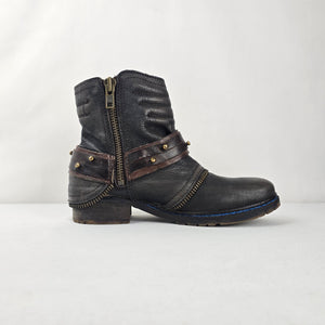 Felmini Distressed Black Leather Ankle Moto Boots Studded Straps Zipper Size 8
