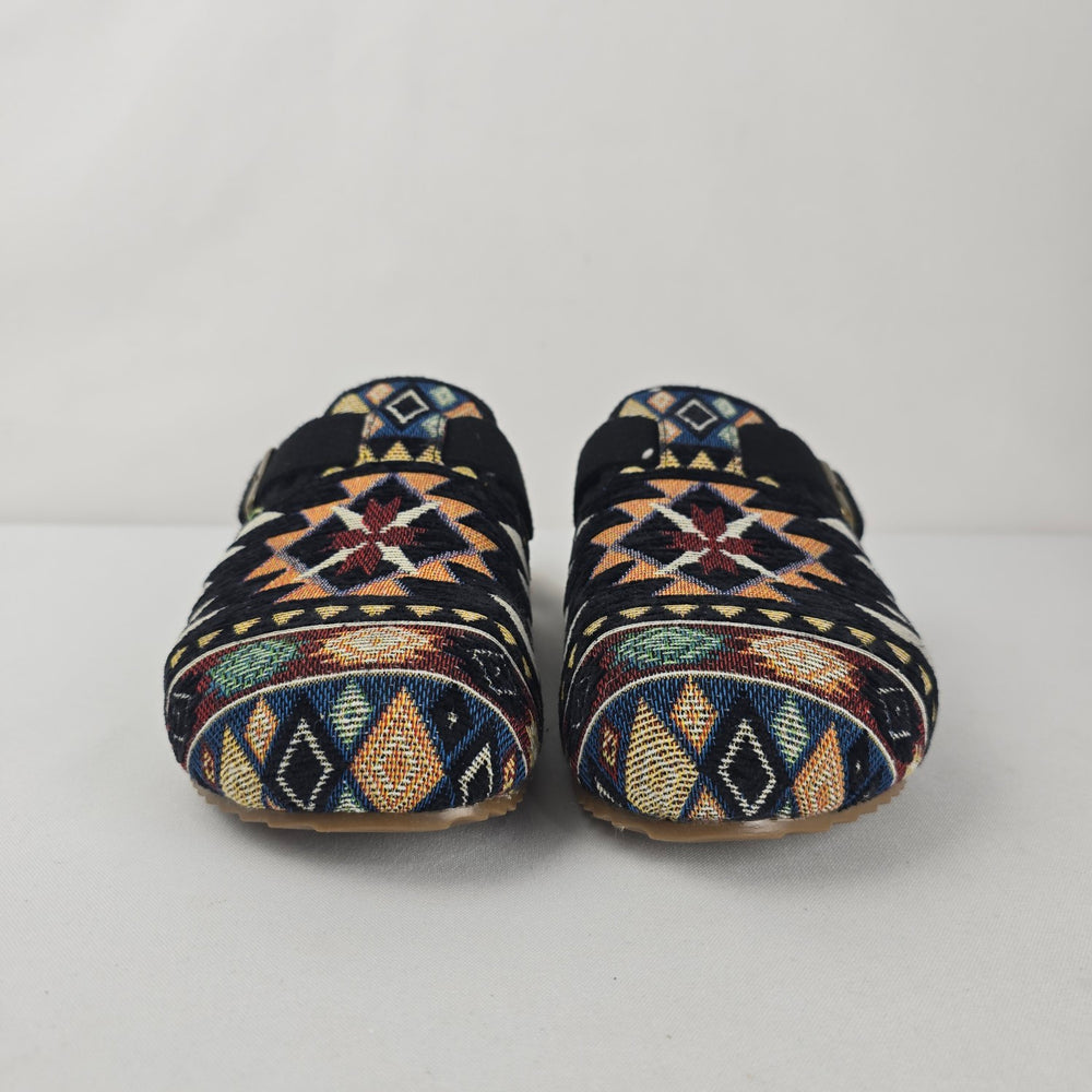 Dirty Laundry Magnolias Tapestry Clog Size 8.5