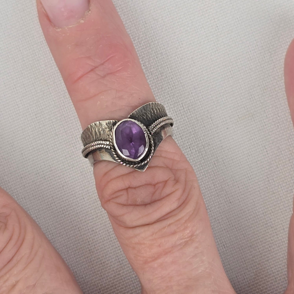 Sterling Silver Purple Amethyst Oval Gemstone Vintage Statement Ring Size 6