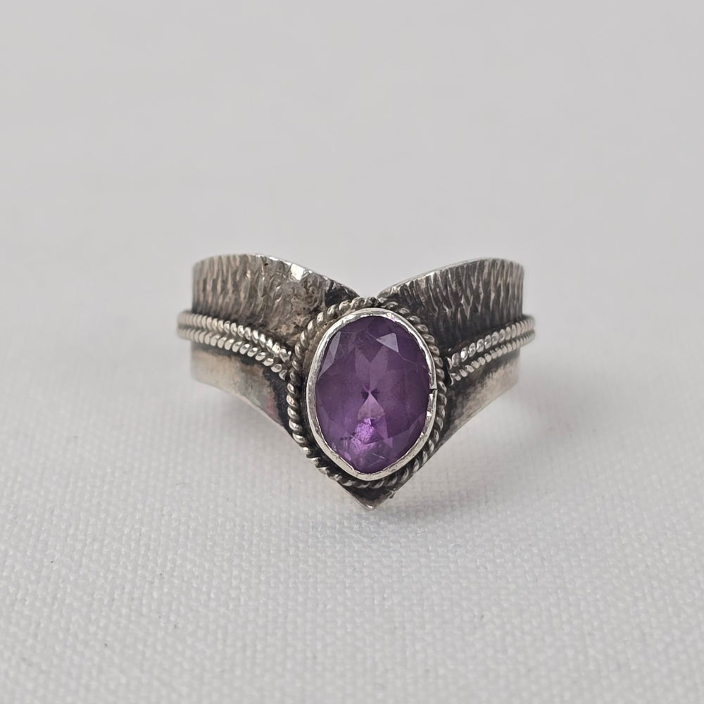 Sterling Silver Purple Amethyst Oval Gemstone Vintage Statement Ring Size 6