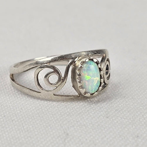 925 Sterling Silver Oval White Opal Vintage Scrollwork Statement Ring Size 7