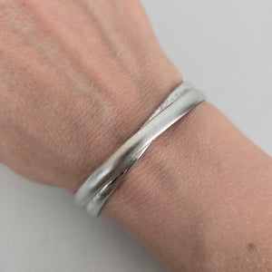 Sterling Silver Crossover Wave Hinged Bangle Bracelet