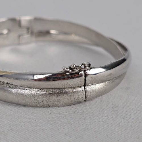 Sterling Silver Crossover Wave Hinged Bangle Bracelet