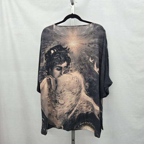 Market of Stars Love Conquers All Graphic Luxe Tee L/XL