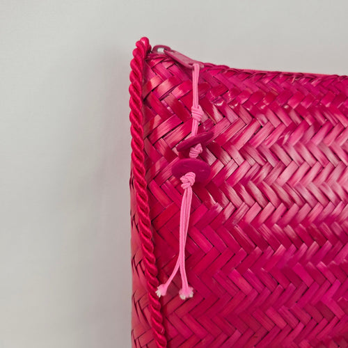 Vintage Hot Pink Woven Straw Shoulder Crossbody Bag