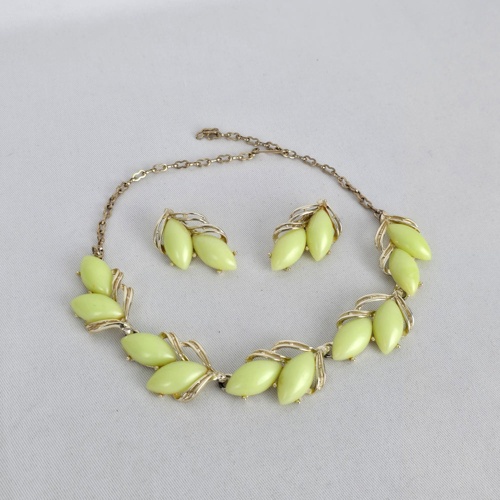 Vintage Thermoset Demi-Parure — Citron Leaf Collar Necklace & Clip On Earrings