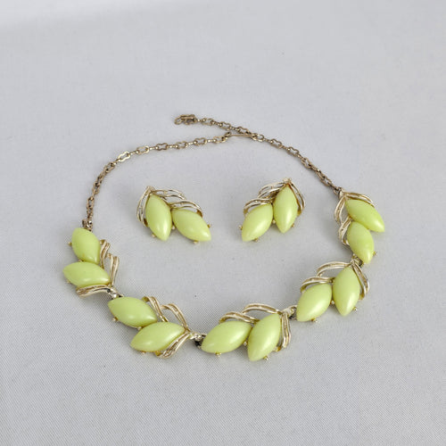 Vintage Thermoset Demi-Parure — Citron Leaf Collar Necklace & Clip On Earrings