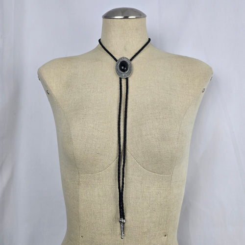 Black Oval Stone Western Bolo Tie – Antique Silver-Tone Concho