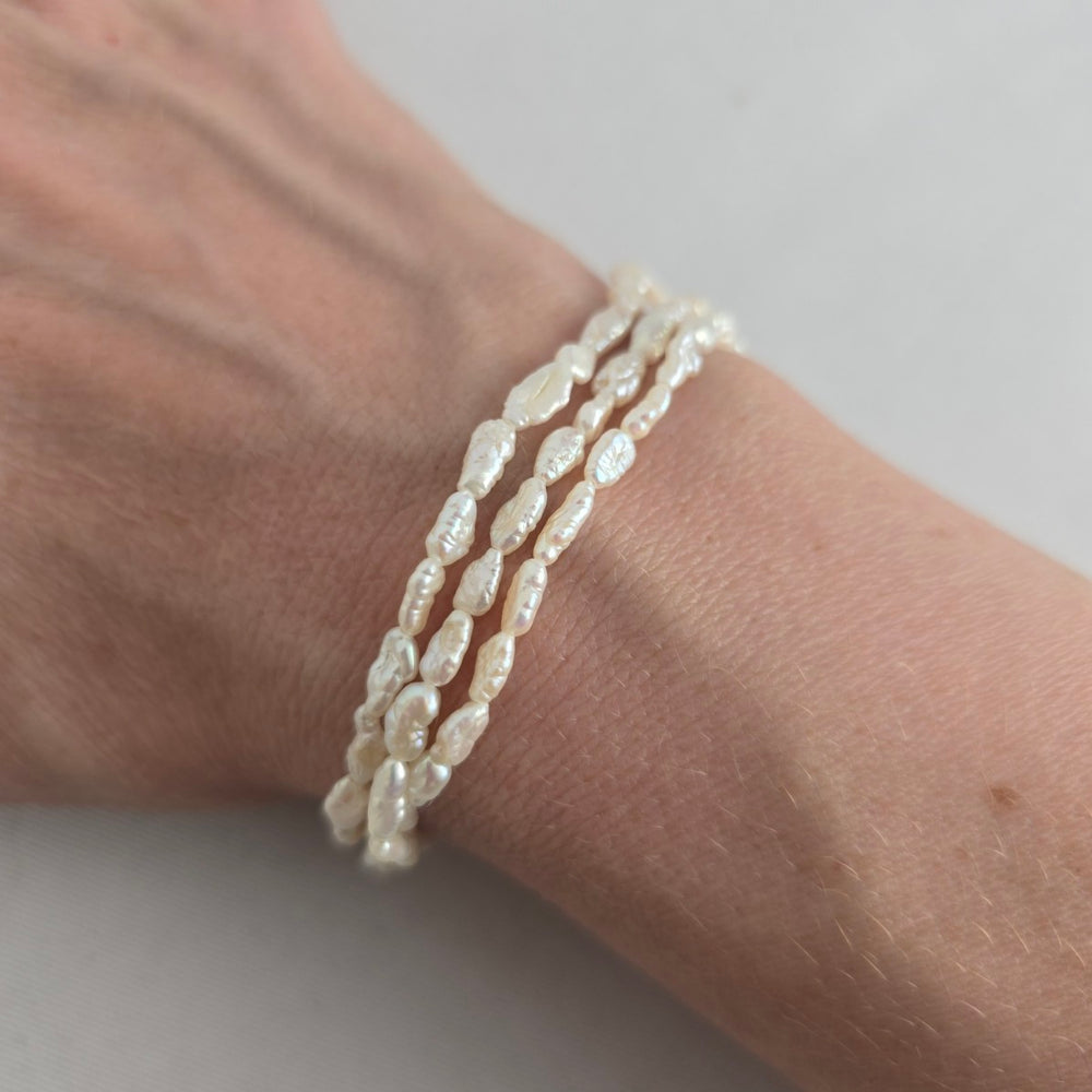 Vintage Triple Strand White Baroque Pearl Bracelet – Gold-Tone Floral Clasp