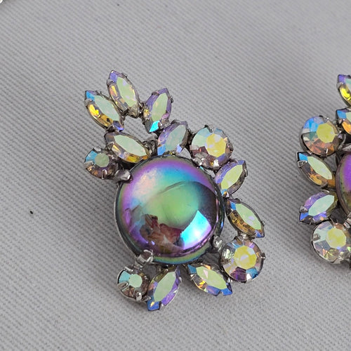Création Pierre Iridescent Rhinestone Statement Necklace & Clip-On Earring Set