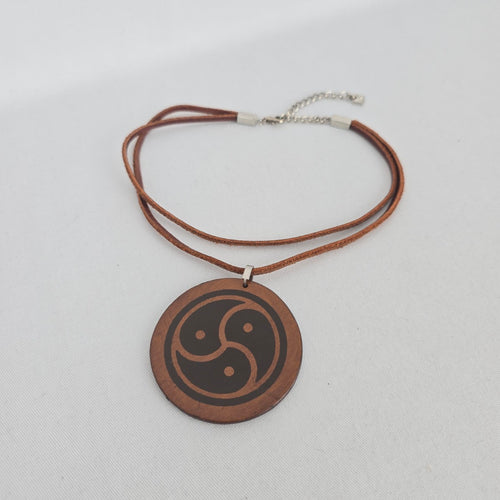 Bauxo Brown Leather Round Pendant Choker Necklace