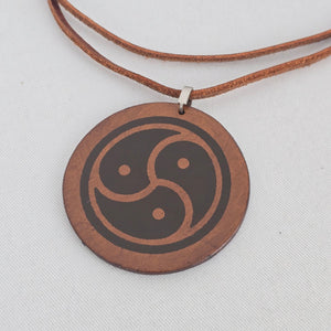 Bauxo Brown Leather Round Pendant Choker Necklace