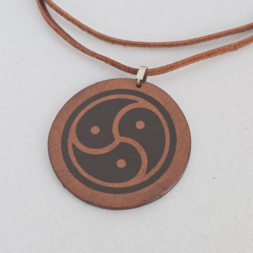 Bauxo Brown Leather Round Pendant Choker Necklace