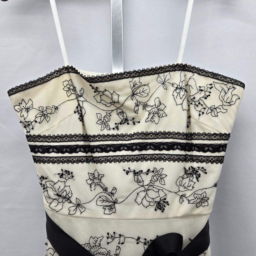 BCBGMAXAZRIA Ivory & Black Floral Embroidered Lace Midi Dress – Size 2