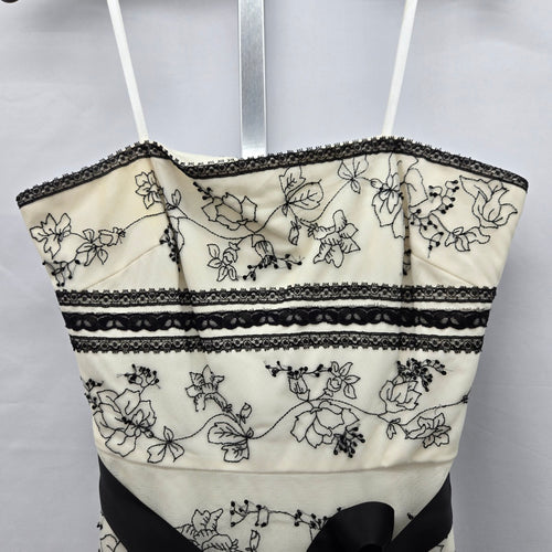 BCBGMAXAZRIA Ivory & Black Floral Embroidered Lace Midi Dress – Size 2