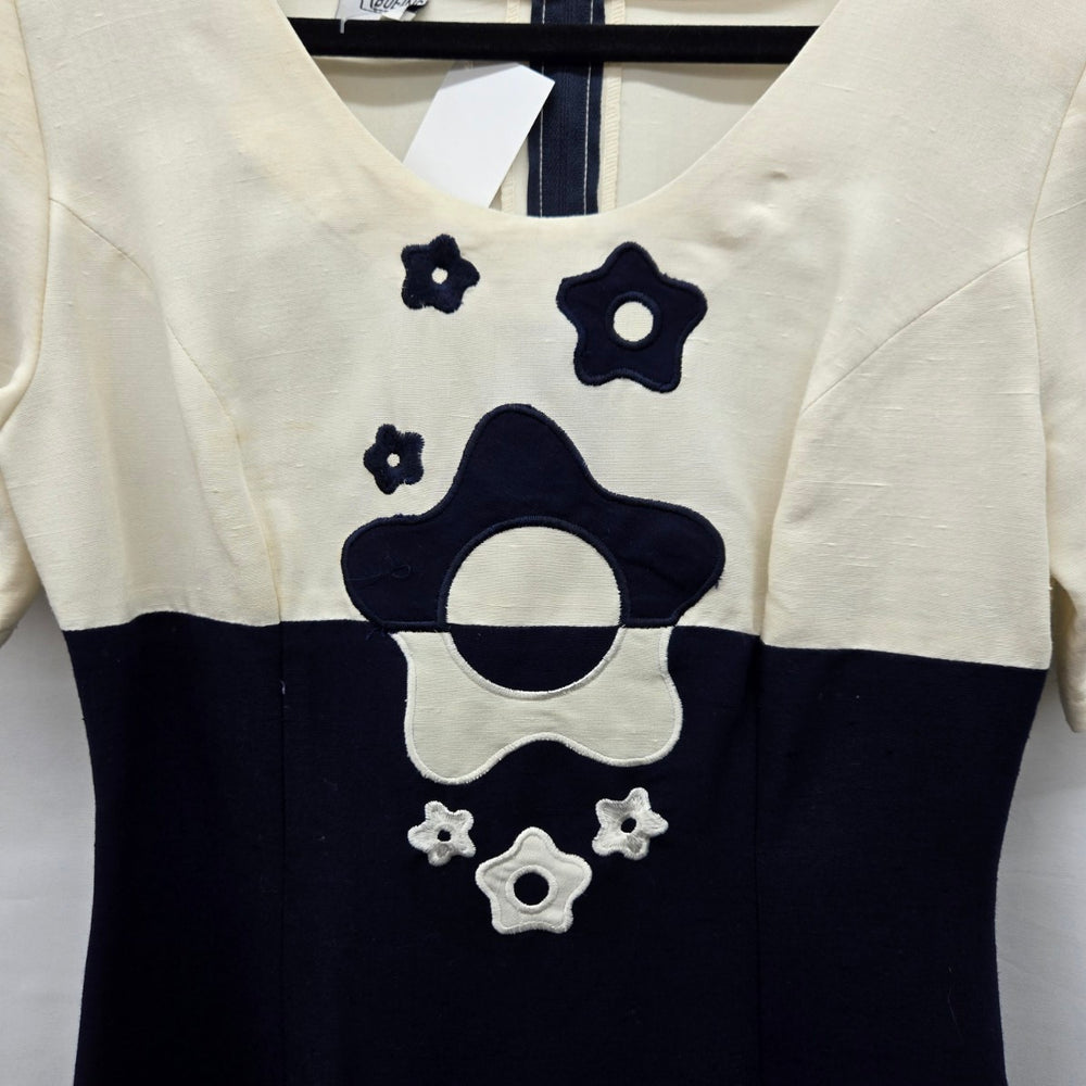 Vintage Boeing Black & Ivory Floral Appliqué Shift Dress – Size S