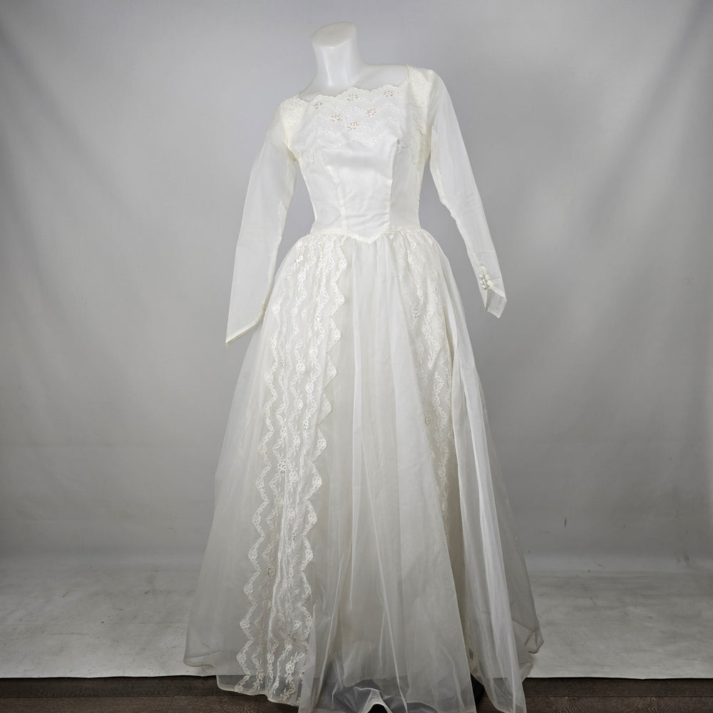 Vintage Ivory Lace & Tulle Long Sleeve Wedding Gown with Sequin Detail - Size XS-S