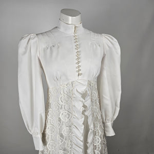 Vintage Ivory High-Neck Lace Wedding Gown with Puff Sleeves & Ruffled Train - Size S