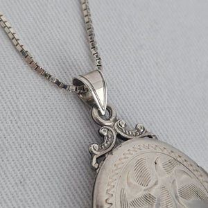 Vintage Burkhardt/Birks Sterling Silver Engraved Oval Locket Necklace – 925 Italy Chain