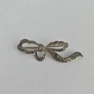 Vintage Danecraft Sterling Silver Marcasite Bow Ribbon Brooch Pin