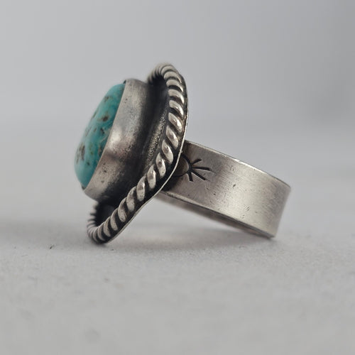 Vintage Southwestern Turquoise Silver-Tone Statement Ring Size 7.5
