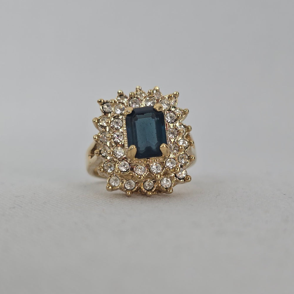 Vintage Gold-Tone Green Stone Rhinestone Halo Statement Ring Size 6