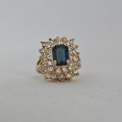 Vintage Gold-Tone Green Stone Rhinestone Halo Statement Ring Size 6