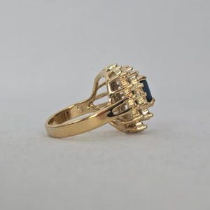 Vintage Gold-Tone Green Stone Rhinestone Halo Statement Ring Size 6