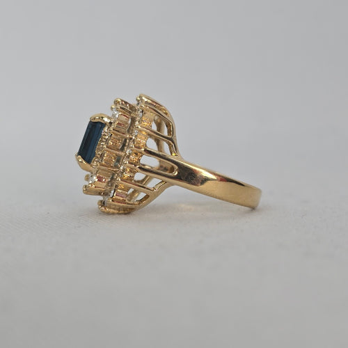 Vintage Gold-Tone Green Stone Rhinestone Halo Statement Ring Size 6