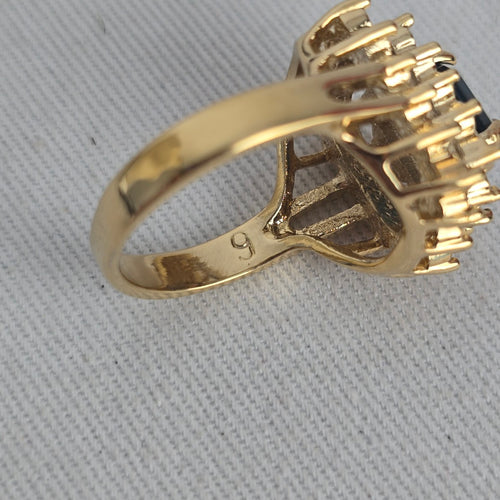 Vintage Gold-Tone Green Stone Rhinestone Halo Statement Ring Size 6