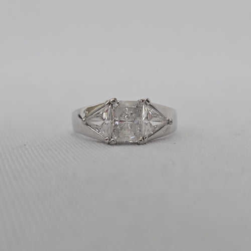Vintage 925 Sterling Silver Clear CZ Three-Stone Ring Size 8