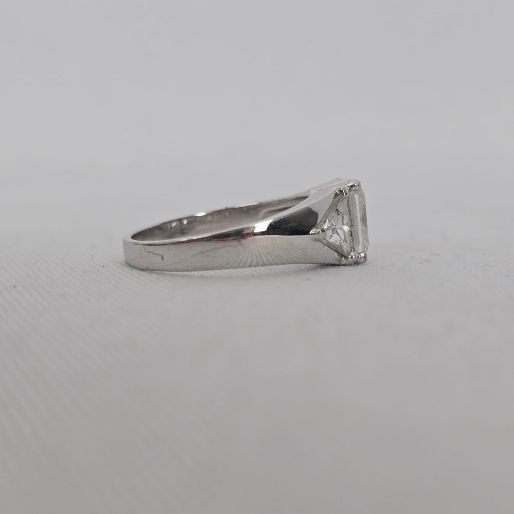 Vintage 925 Sterling Silver Clear CZ Three-Stone Ring Size 8