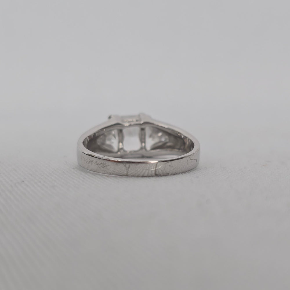 Vintage 925 Sterling Silver Clear CZ Three-Stone Ring Size 8