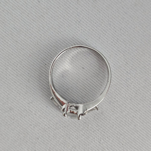 Vintage 925 Sterling Silver Clear CZ Three-Stone Ring Size 8