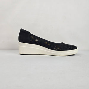 Naturalizer Women's Black Perforated Wedge Flats Slip-On Shoes - Size 10