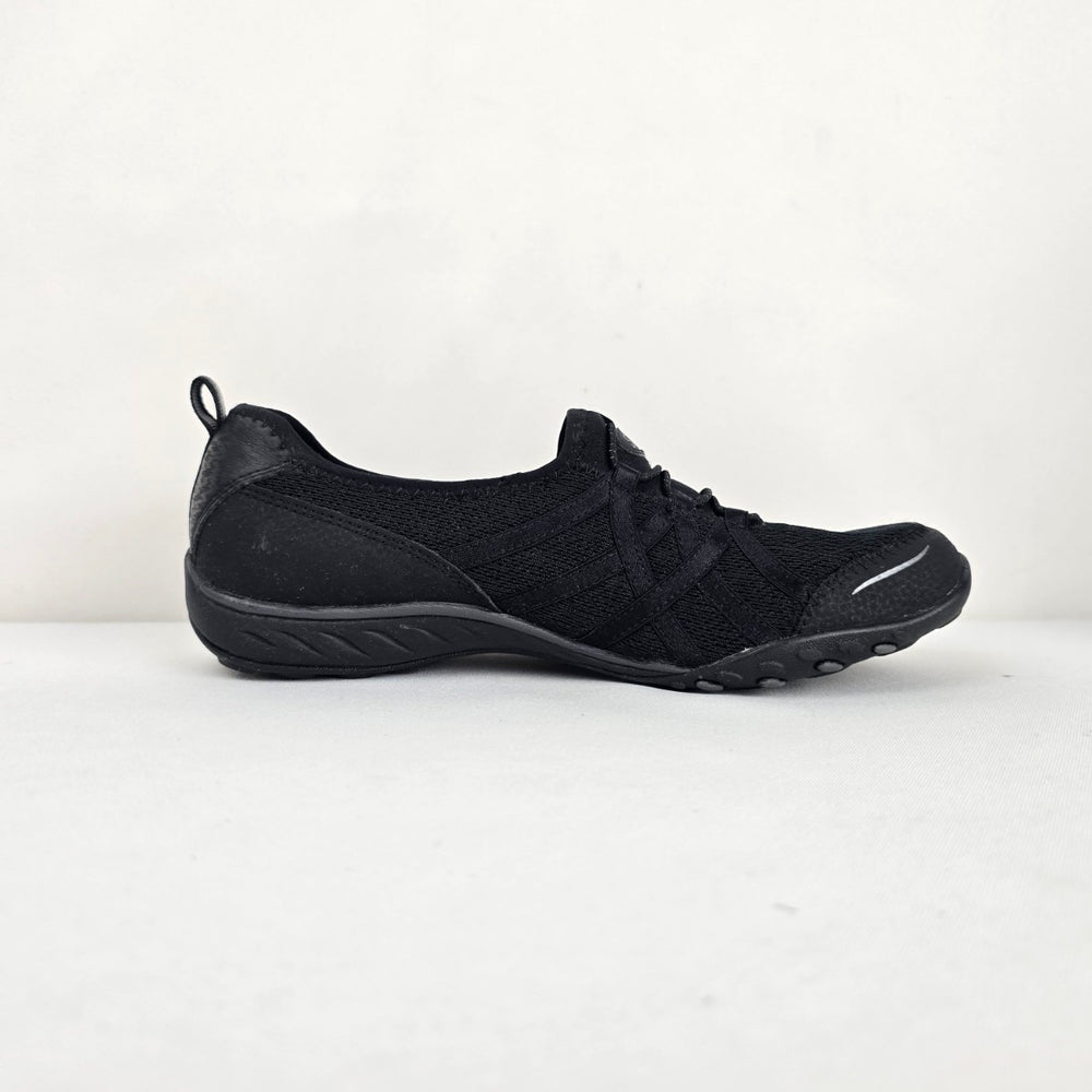 Skechers Women's Black Relaxed Fit Air-Cooled Memory Foam Slip-On Shoes - Size 8