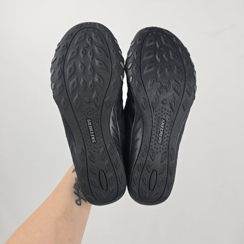 Skechers Women's Black Relaxed Fit Air-Cooled Memory Foam Slip-On Shoes - Size 8