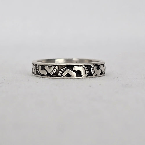 925 Sterling Silver Tiny Footprint Band Ring - Size 8.5