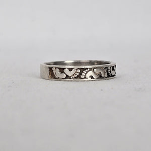 925 Sterling Silver Tiny Footprint Band Ring - Size 8.5