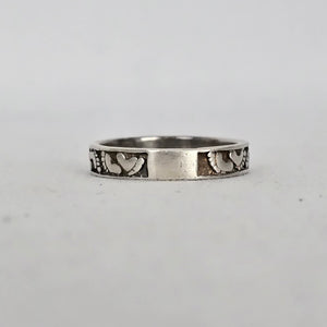 925 Sterling Silver Tiny Footprint Band Ring - Size 8.5