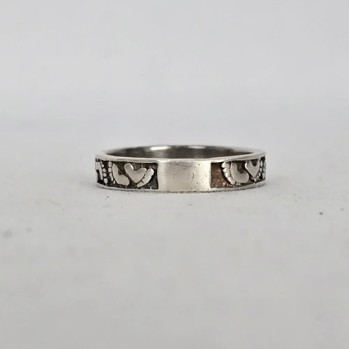 925 Sterling Silver Tiny Footprint Band Ring - Size 8.5
