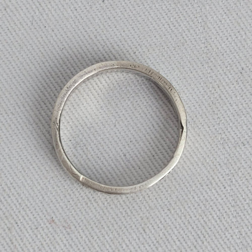925 Sterling Silver Tiny Footprint Band Ring - Size 8.5