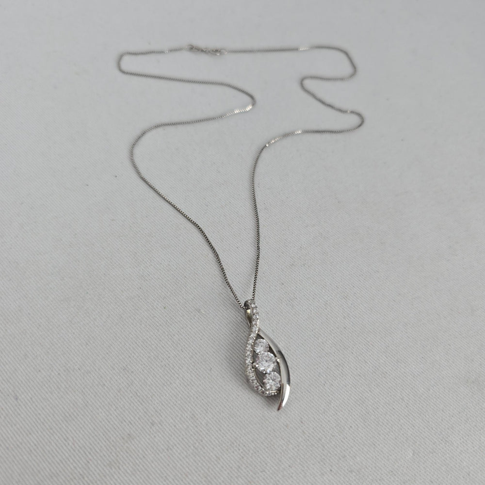 Vintage 925 Sterling Silver Clear Stone Teardrop Pendant Necklace