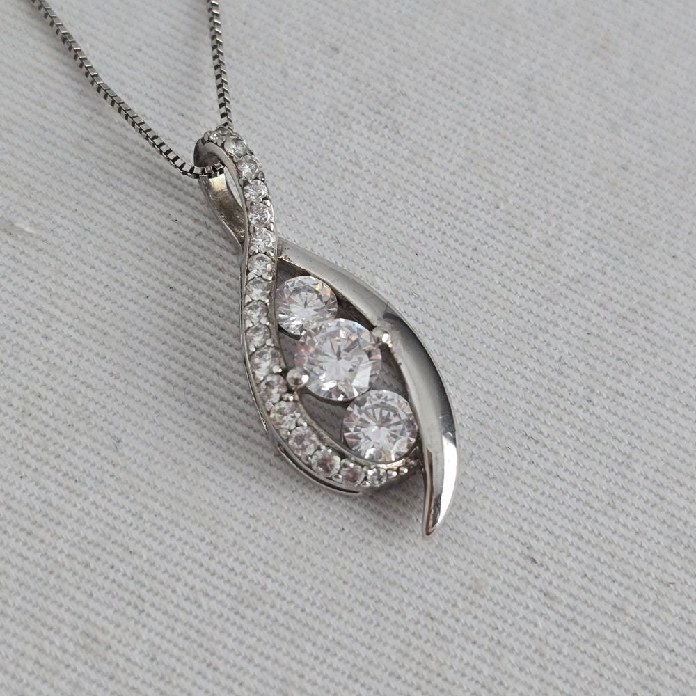 Vintage 925 Sterling Silver Clear Stone Teardrop Pendant Necklace