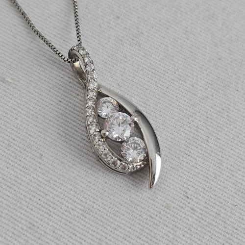 Vintage 925 Sterling Silver Clear Stone Teardrop Pendant Necklace